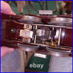 Lionel 33 Standard gauge prewar locomotive Square body Maroon