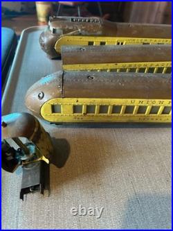 Lionel 752E Union Pacific Streamliner Set Prewar Tinplate O Gauge (1930s) Lionel 752E Union Pacific Streamliner Set Prewar Tinplate O Gauge (1930s)