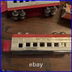 Lionel Jr. Pre-War Streamliner #1700E 4 Piece Set Parts, Rough, Paint Chip/Rust