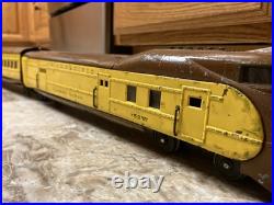 Lionel Lines 752W Locomotive Union Pacific With 2 Cars 753/754 Pre War Used Lionel Lines 752W Locomotive Union Pacific With 2 Cars 753/754 Pre War Used