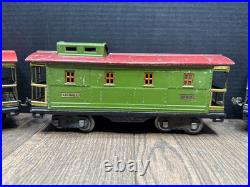 Lionel No. 517 Pre-War Standard Gauge Lighted Caboose Green/Red Lot Of 3