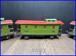 Lionel No. 517 Pre-War Standard Gauge Lighted Caboose Green/Red Lot Of 3