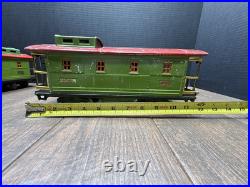 Lionel No. 517 Pre-War Standard Gauge Lighted Caboose Green/Red Lot Of 3