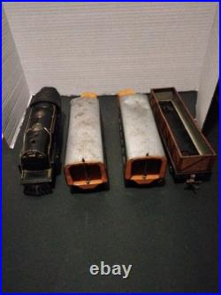 Lionel O Gauge #259 Pre-War Locomotive Engine& 3 Box Cars Not Tested Lionel O Gauge #259 Pre-War Locomotive Engine& 3 Box Cars Not Tested