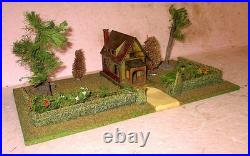 Lionel Original Prewar 184 Bungalow with 913 Landscaped Plot by Ron Morris O-gauge