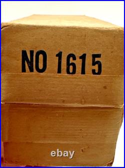 Lionel Post War 1615 Engine & Tender with both intact. Really Clean