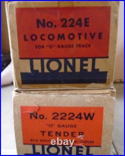 Lionel Post War 224E Locomotive & 2224W Tender