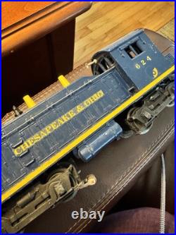 Lionel Post War # 624 Chesapeake & Ohio NW 2 Diesel Switcher TESTED! See Video
