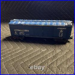 Lionel Pre/Post War (40's-50's) Diecast Train Set. Rare Bronx Zoo Operating Car