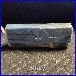 Lionel Pre/Post War (40's-50's) Diecast Train Set. Rare Bronx Zoo Operating Car