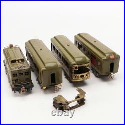 Lionel Pre-War No. 8E locomotive and 3 cars
