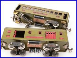 Lionel Pre-War No. 8E locomotive and 3 cars