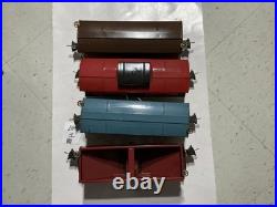 Lionel Pre-war O Gauge 4 freight carshopper, refrig, caboose & box. Lot 1