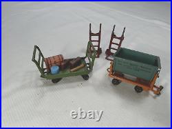 Lionel Prewar 163 Freight Station Set. NICE. With CUSTOM HANDMADE LUGGAGE