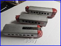 Lionel Prewar 1700E Red & Silver Junior Streamliner Passenger Set