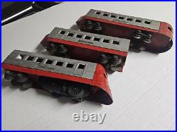 Lionel Prewar 1700E Red & Silver Junior Streamliner Passenger Set