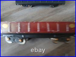 Lionel Prewar 212 Gondolas With Tool Boxes Barrels and Coal