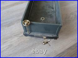 Lionel Prewar 212 Gondolas With Tool Boxes Barrels and Coal