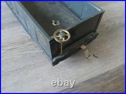 Lionel Prewar 212 Gondolas With Tool Boxes Barrels and Coal