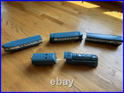 Lionel Prewar 265E Blue Streak Steam Engine And Passenger Cars 618,619 and 637