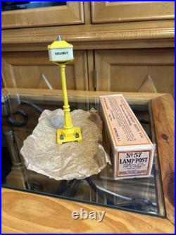 Lionel Prewar #57 21st/Broadway Yellow Lamp Post in Original HTF Box With Paper