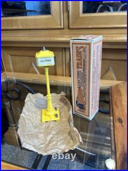 Lionel Prewar #57 21st/Broadway Yellow Lamp Post in Original HTF Box With Paper