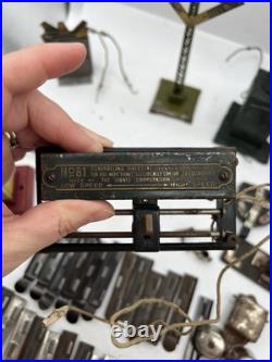 Lionel Prewar Lot Of Different Parts Connecting Ties, Semaphore, Signal READ Lionel Prewar Lot Of Different Parts Connecting Ties, Semaphore, Signal READ