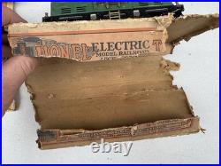 Lionel Prewar O Gauge 252 Electric Loco & 2-607, 608 Lighted Passenger Car Set