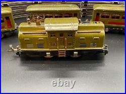 Lionel Prewar O Gauge Set/252 LOCOMOTIVE, TWO 529 CARS & ONE 530 CAR with track