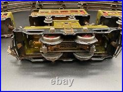 Lionel Prewar O Gauge Set/252 LOCOMOTIVE, TWO 529 CARS & ONE 530 CAR with track