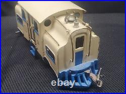 Lionel Prewar Standard Gauge 33 Electric NYC Loco White with Blue Trim, Runs Well