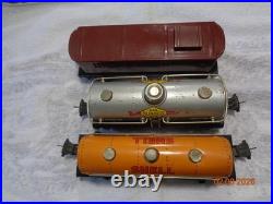 Lionel Vintage Pre War (1937-41) # 1668 Black Steam Loco, #1689T Tender & 3 Cars