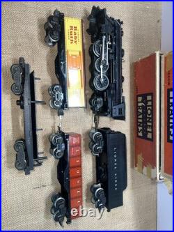 Lionel pre-war O gauge 1666 steam locomotive 2666w tender 3 car freight set