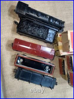Lionel pre-war O gauge 1666 steam locomotive 2666w tender 3 car freight set