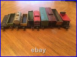 Lot 10 Pre-war Lionel Metal trains / 803/ 804/ 902/ 1717/ 1719/ 1722/ 2652/ 2657