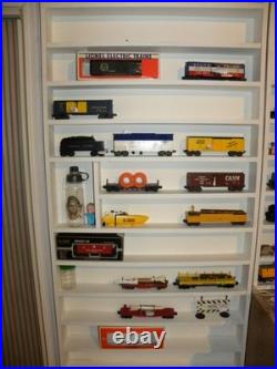 Mostly Lionel trains & non Lionel accessories Getng out of hobby due to health