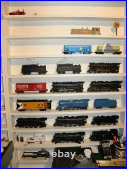 Mostly Lionel trains & non Lionel accessories Getng out of hobby due to health