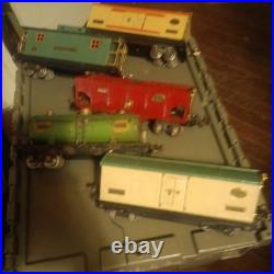 O Scale Lionel Prewar 818 Freight set in box. 812, 814, 816, 817