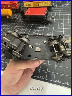 O Scale Prewar Train Lot Train, Cars, and Track Lionel 1666 027 Engine