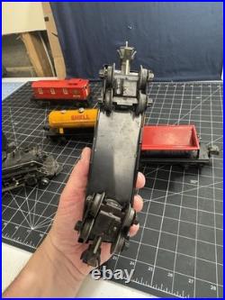 O Scale Prewar Train Lot Train, Cars, and Track Lionel 1666 027 Engine