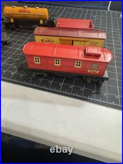 O Scale Prewar Train Lot Train, Cars, and Track Lionel 1666 027 Engine