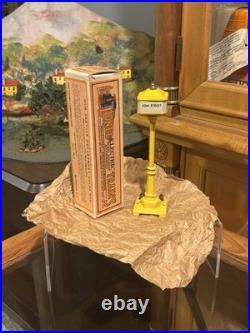 Outstanding ExampleLionel Prewar 57 Lamp Post WithPaper & Correct Brick Box C9
