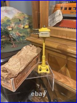Outstanding ExampleLionel Prewar 57 Lamp Post WithPaper & Correct Brick Box C9