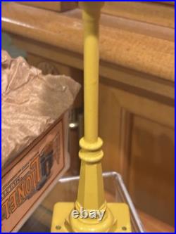 Outstanding ExampleLionel Prewar 57 Lamp Post WithPaper & Correct Brick Box C9