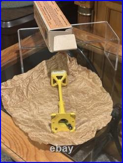 Outstanding ExampleLionel Prewar 57 Lamp Post WithPaper & Correct Brick Box C9