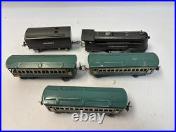 Prewar Lionel 1689E Steam Passenger Train Set with Sound Tender & Passenger Cars