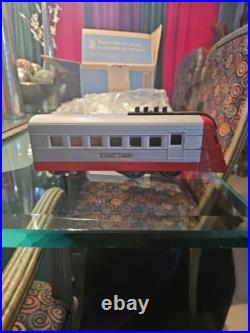 Rare Lionel Prewar Red & Silver Junior Streamliner Passenger Set Good Condition Rare Lionel Prewar Red & Silver Junior Streamliner Passenger Set Good Condition