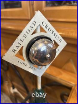 Very Nice Ives/Lionel Prewar 1924-1930 Early Green 332 Automatic Bell Ringer