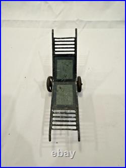 Vintage Lionel Lot #165 Crane #137 Station #91 + Signal As Is Untested PREWAR