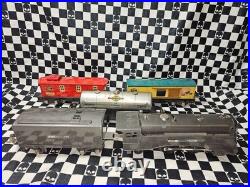 Vintage Lionel Pre War Streamline 1689E Steam Engine & Tender with Rolling Stock Vintage Lionel Pre War Streamline 1689E Steam Engine & Tender with Rolling Stock